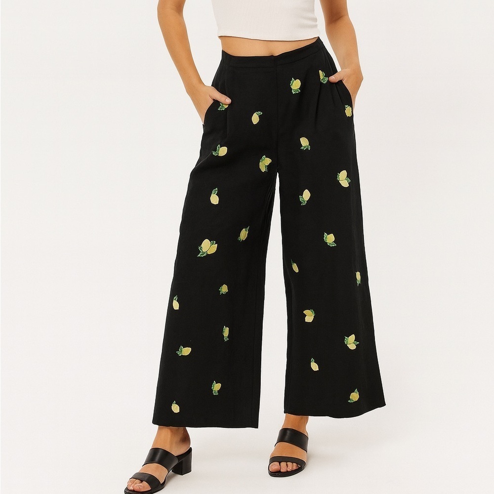 🍋 Vintage  100% Irish Linen Lemon-Embroidered Pants (Sz 8 – fits modern 6) 🍋